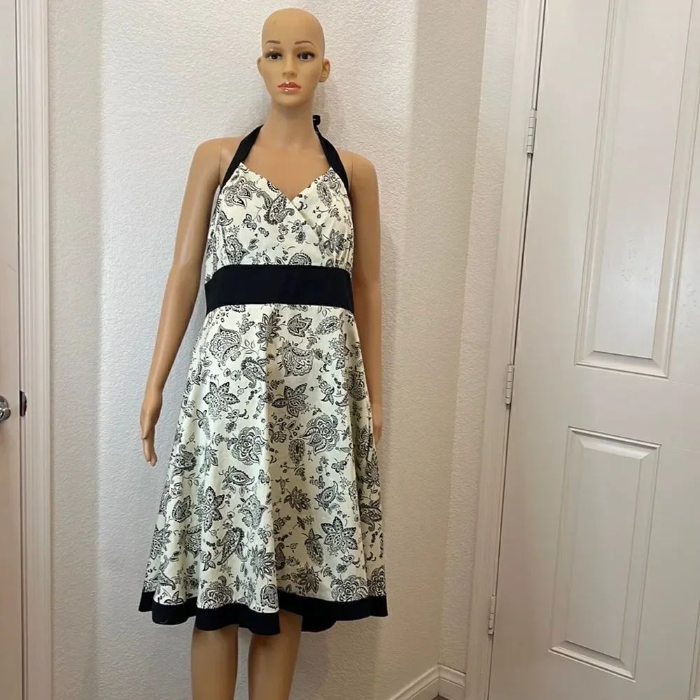 R&K Originals Size 18 Built In Bra Tie Neck Black Ivory 97% Cotton 3% Spandex